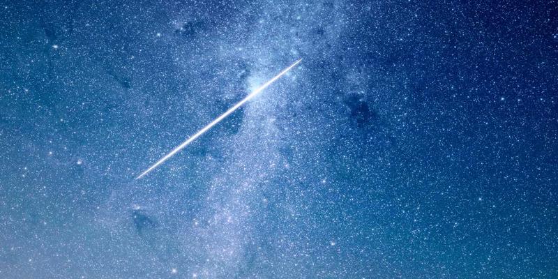 穿越时空的英伦之旅：英格兰国家信托历史庄园与花园全年游览指南