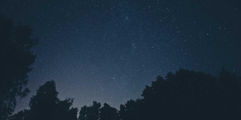 穿越时空的英格兰中世纪城堡探秘：从伦敦塔到北方要塞的深度历史之旅