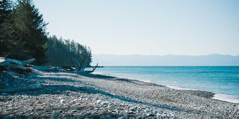 英格兰中世纪教堂建筑巡礼：从坎特伯雷大教堂到杜伦座堂的英国历史之旅